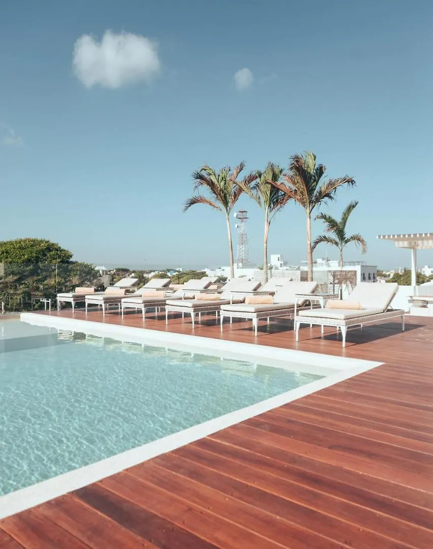 Antera Hotel & Residences Playa del Carmen 4*,